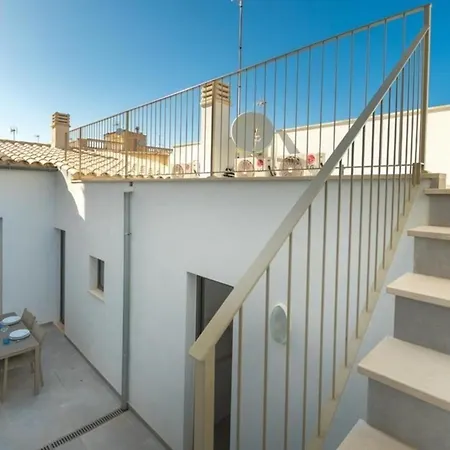 Schoenes Mediterranes Haus In Der Naehe Des Meeres In Cala Morlanda
